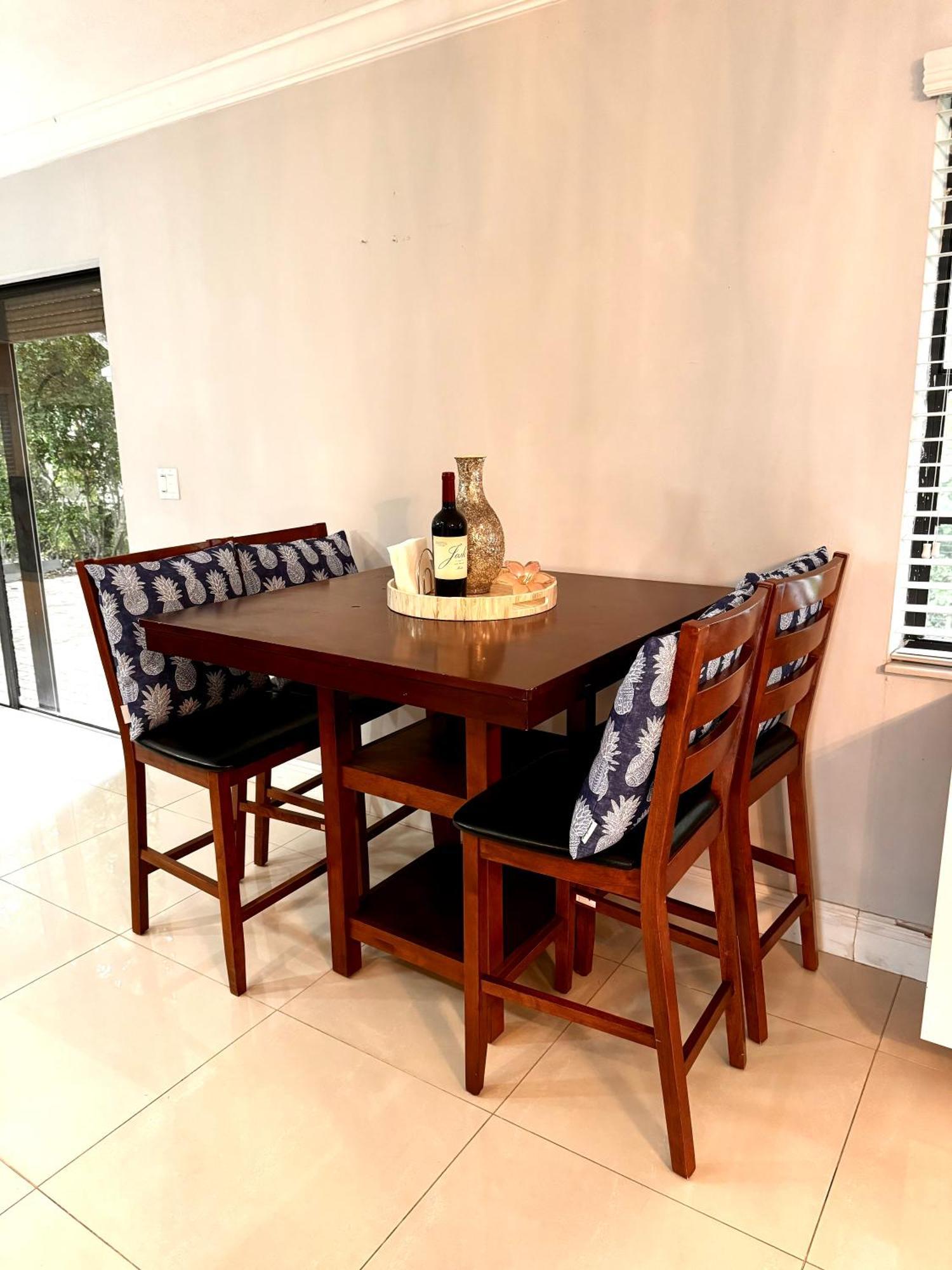 Modern Oversized 3 Bedroom In Location * Miami