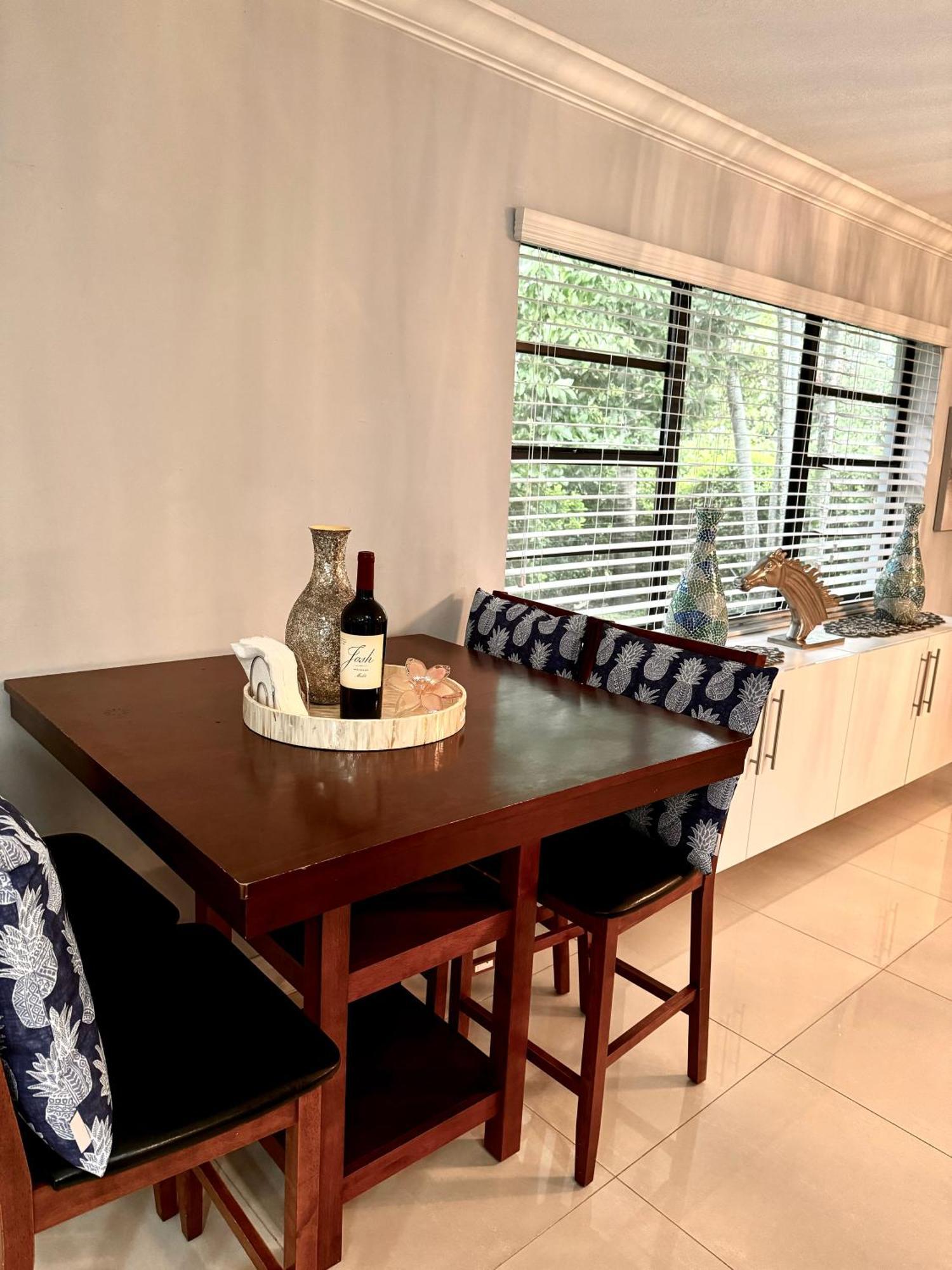 Modern Oversized 3 Bedroom In Location