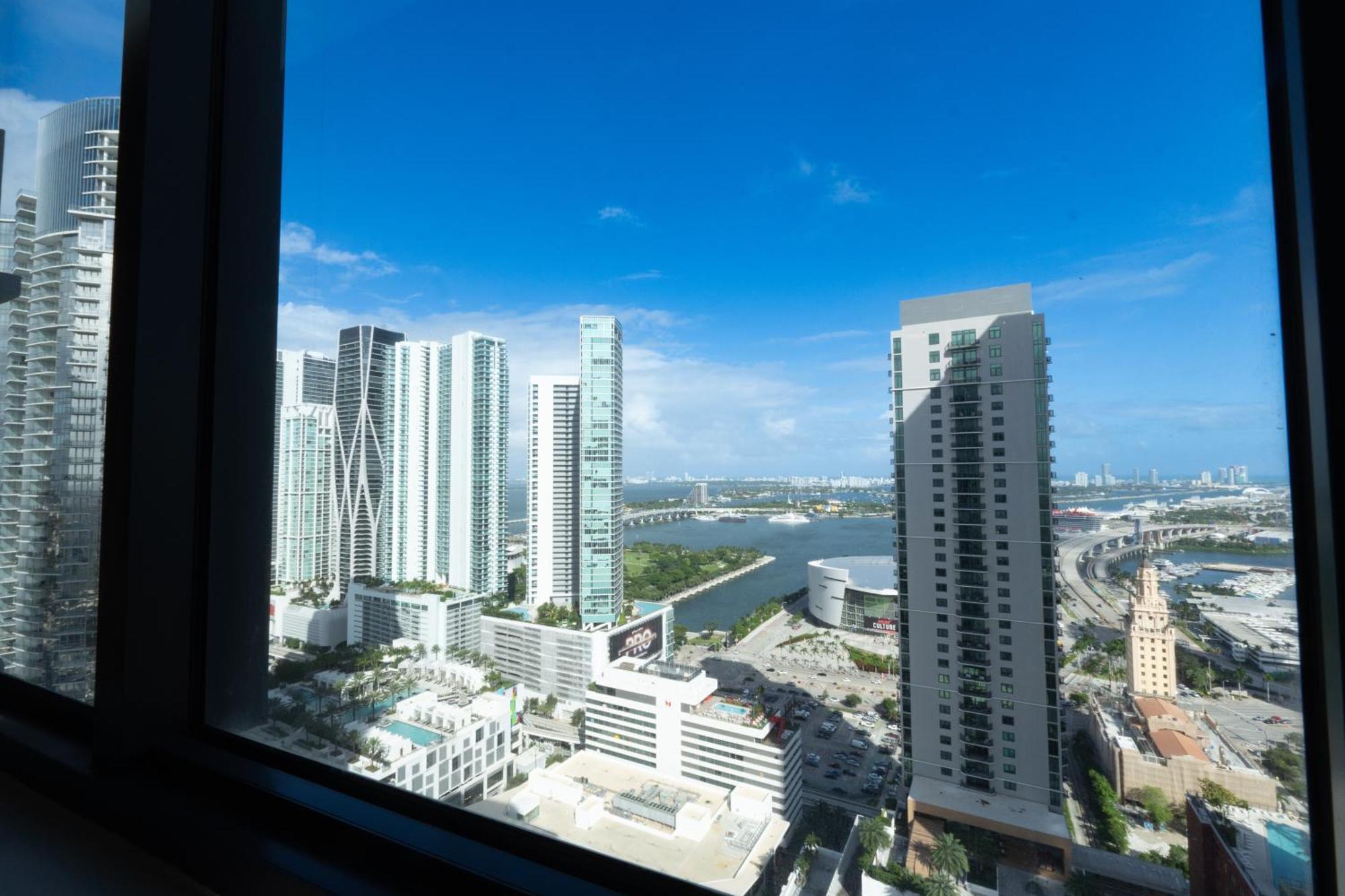 Oceana! 2br With Rooftop Pool & In The World Center
