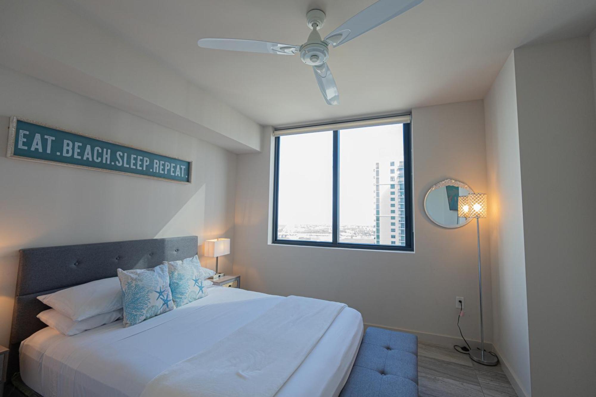Oceana! 2br With Rooftop Pool & In The World Center Apartment