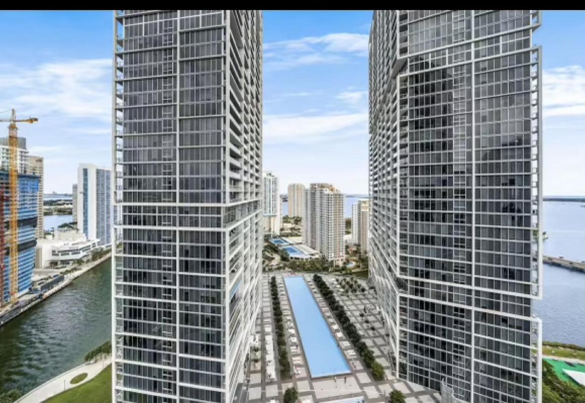 Luxury Waterfront 2 Bdrs At Icon Brickell - W Apartment