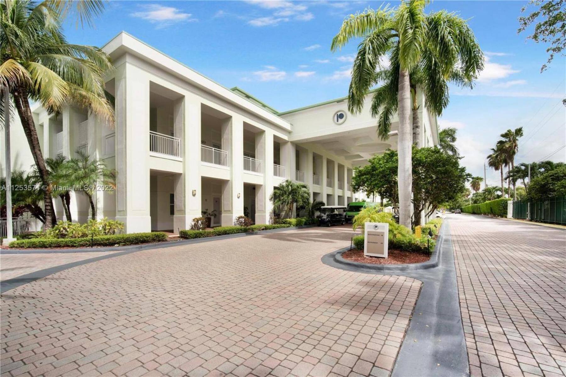 Appartement Doral Pool 1407 By Waveproperties *