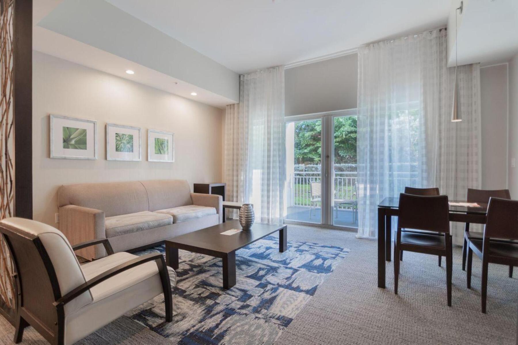 Doral Pool 1407 By Waveproperties Appartement