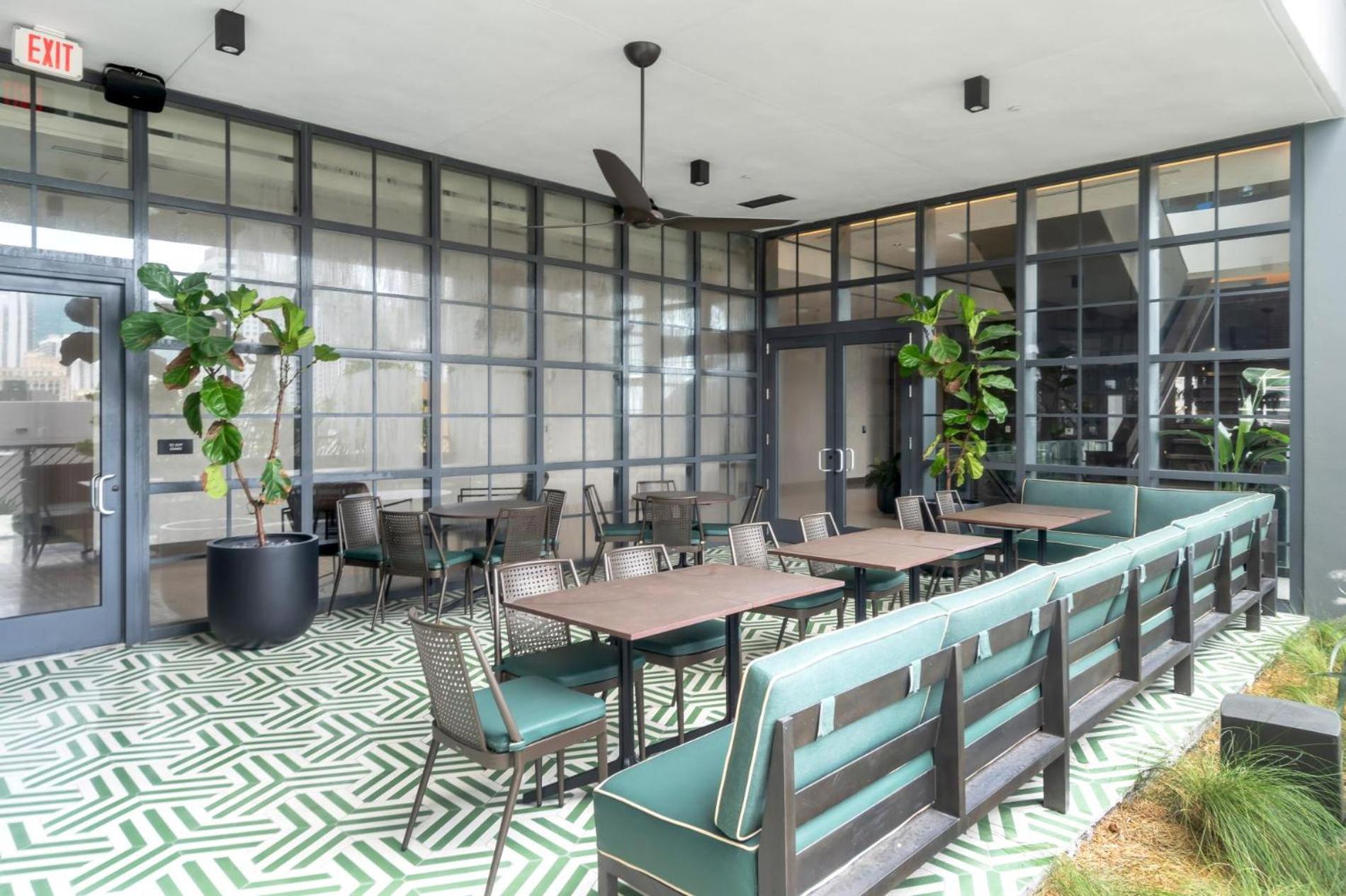 1-br Downtown Getaway On The 24th Floor * Miami