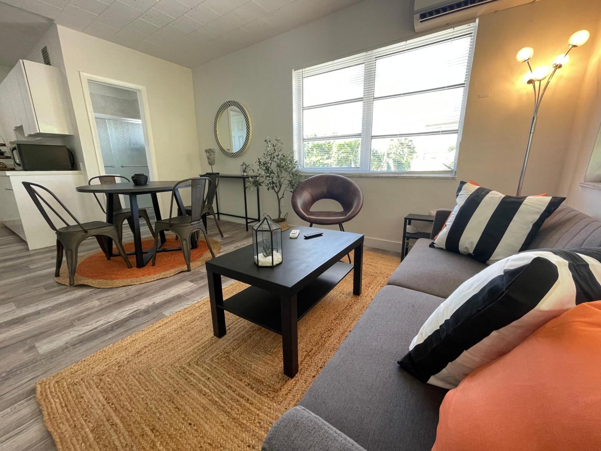 Fully Equipped With Parking Near Cocowalk Apartment Miami