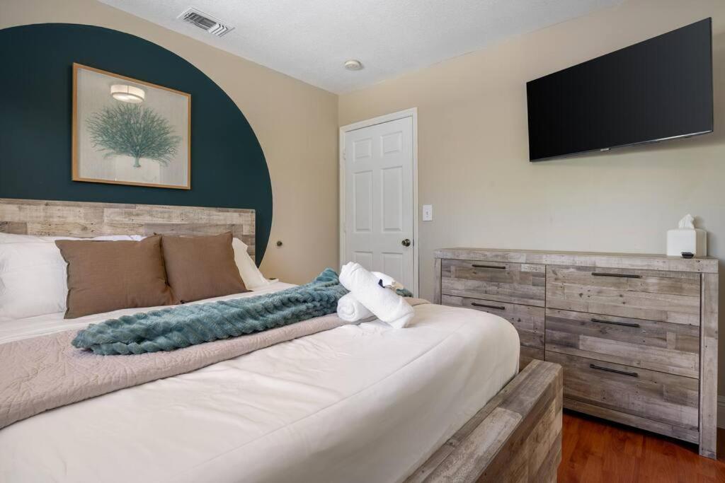 4 Bed 3 Bath Getaway
