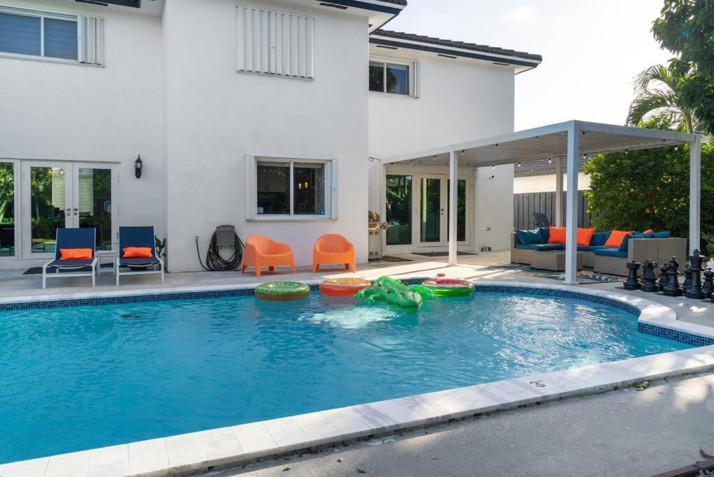 4 Bed 3 Bath Getaway Holiday home