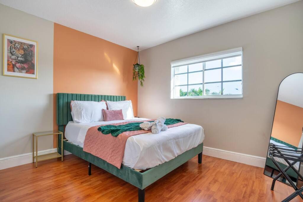 4 Bed 3 Bath Getaway *