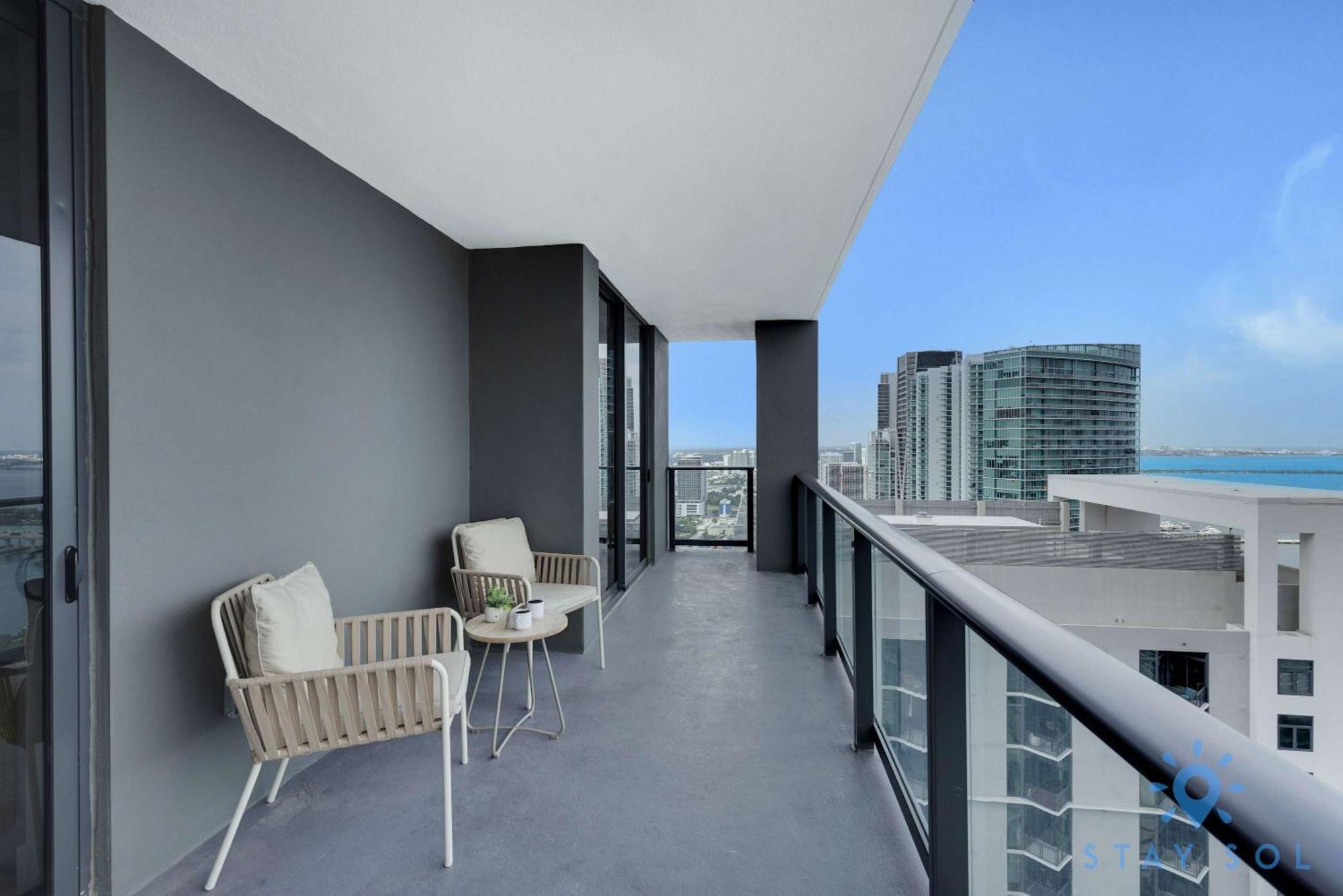 Apartment Luxury 3 Bedrooms Pool Gym Views &