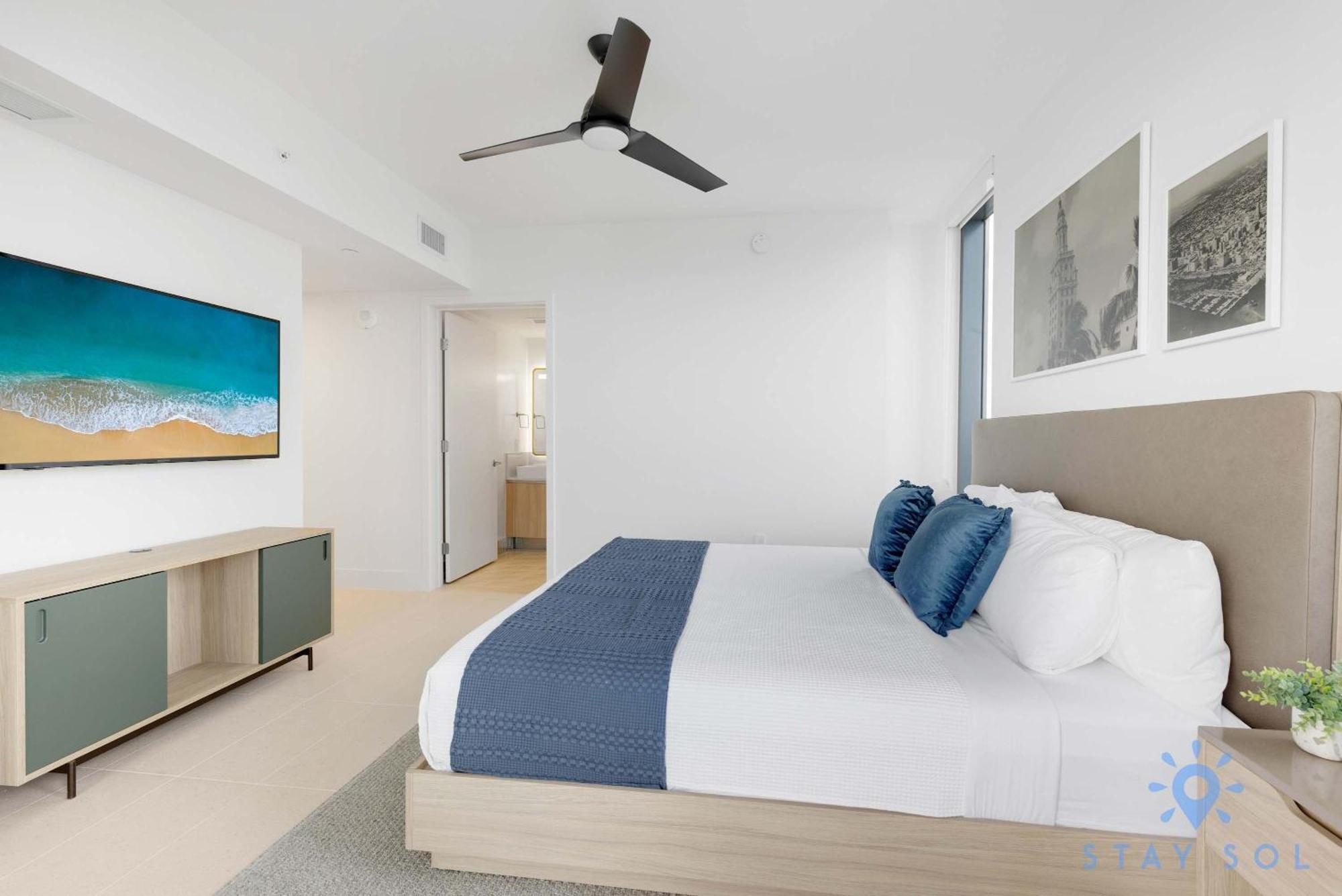 Luxury 3 Bedrooms Pool Gym Views & Miami