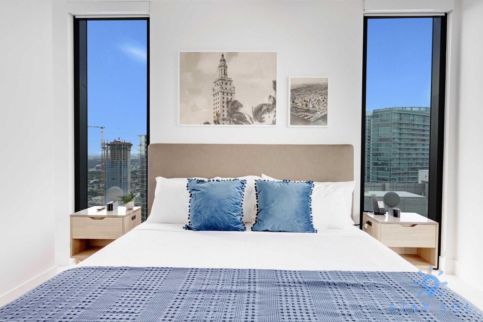Luxury 3 Bedrooms Pool Gym Views & Apartment