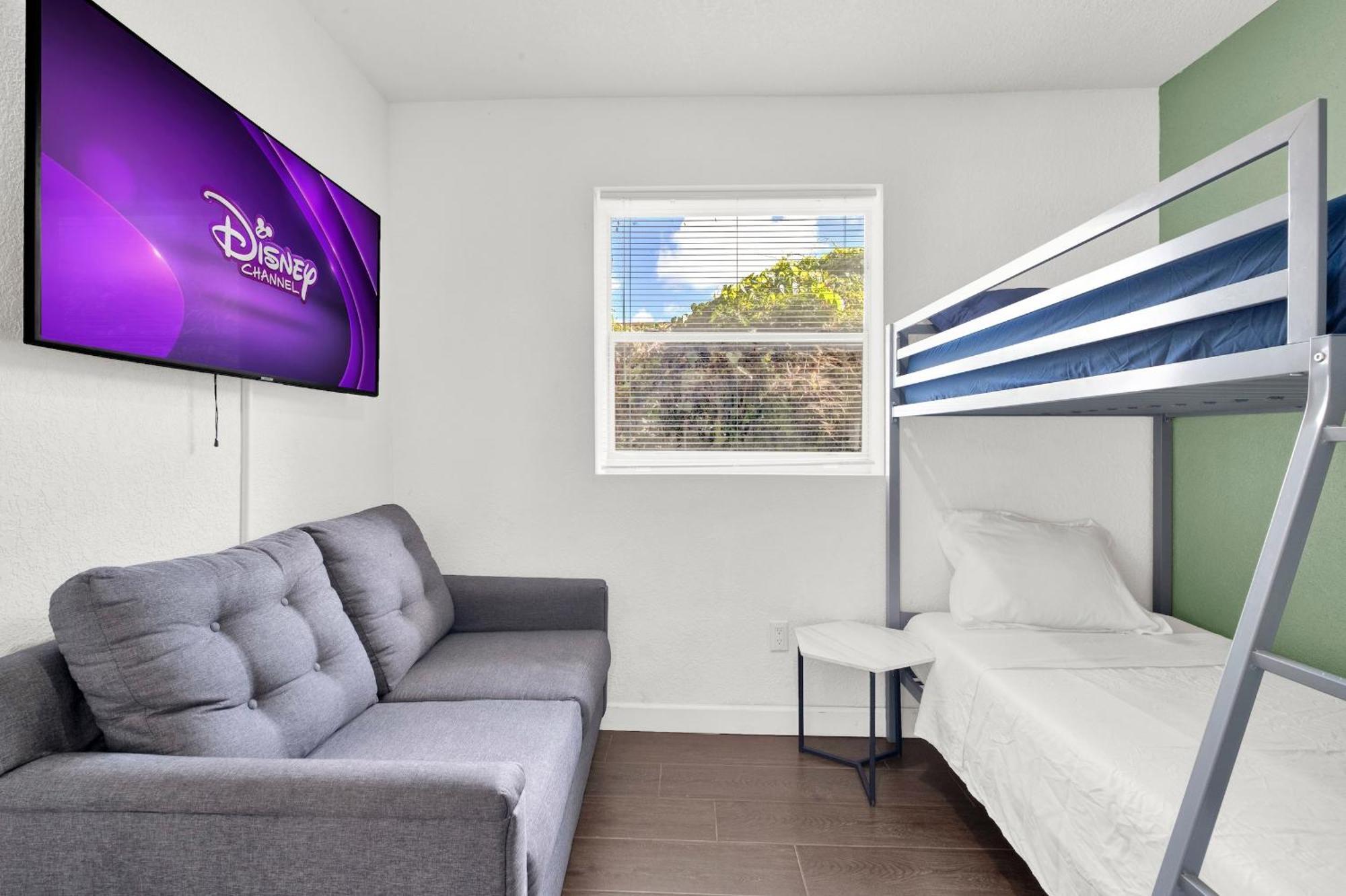 3 Minutes Away From Design District And Wynwood Holiday home Miami
