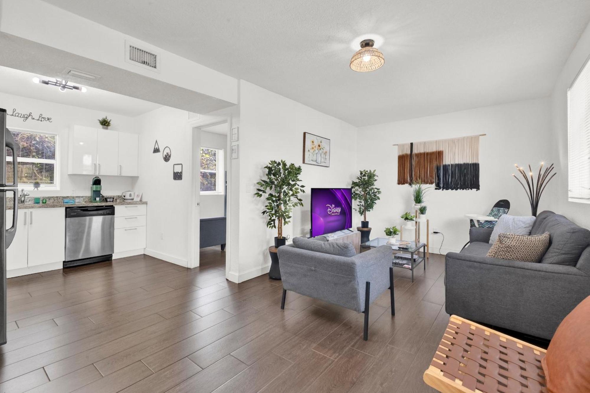 3 Minutes Away From Design District And Wynwood Holiday home Miami