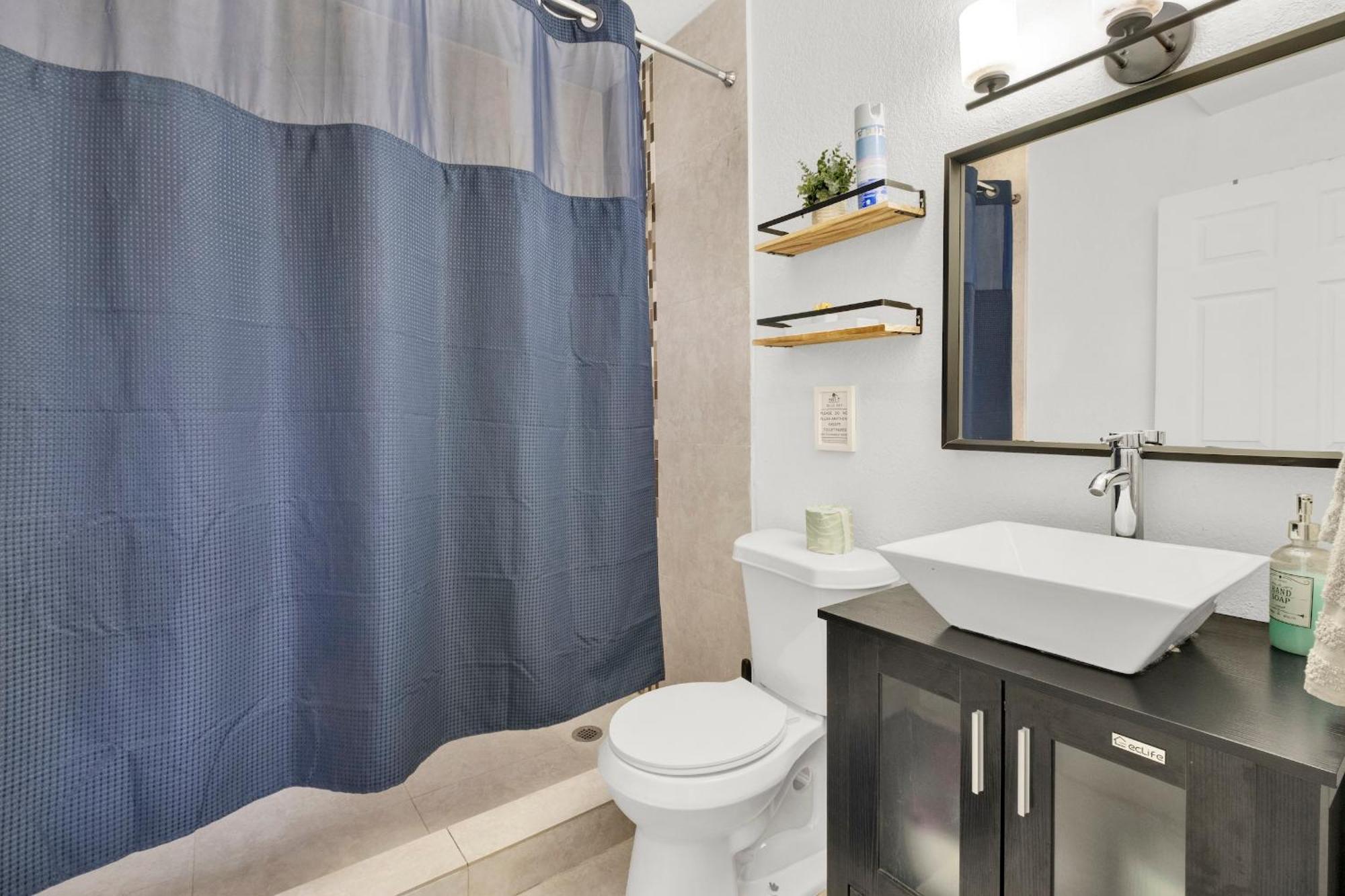 3 Minutes Away From Design District And Wynwood Holiday home Miami