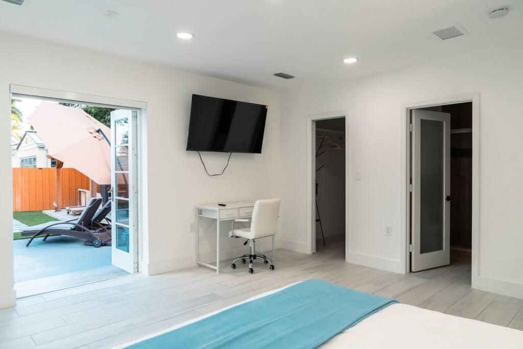 Luxury Retreat 3b ,2ba Pool , Coral Gables Center Miami