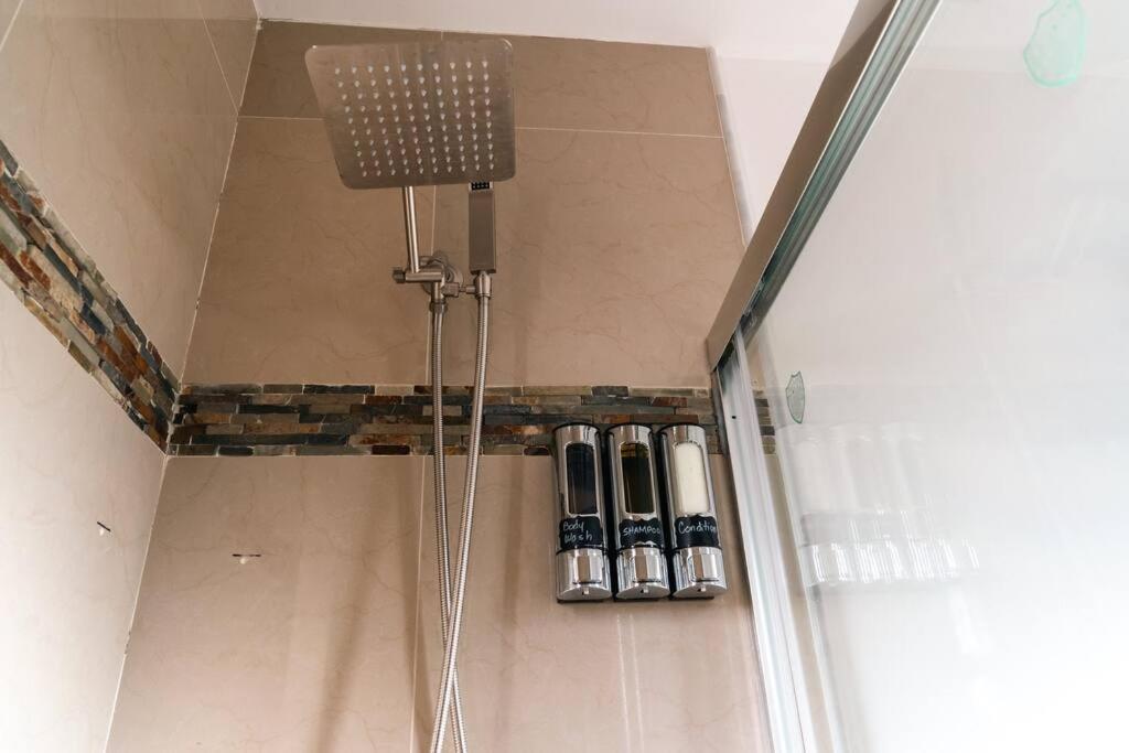 Luxury Retreat 3b ,2ba Pool , Coral Gables Center Vakantiehuis