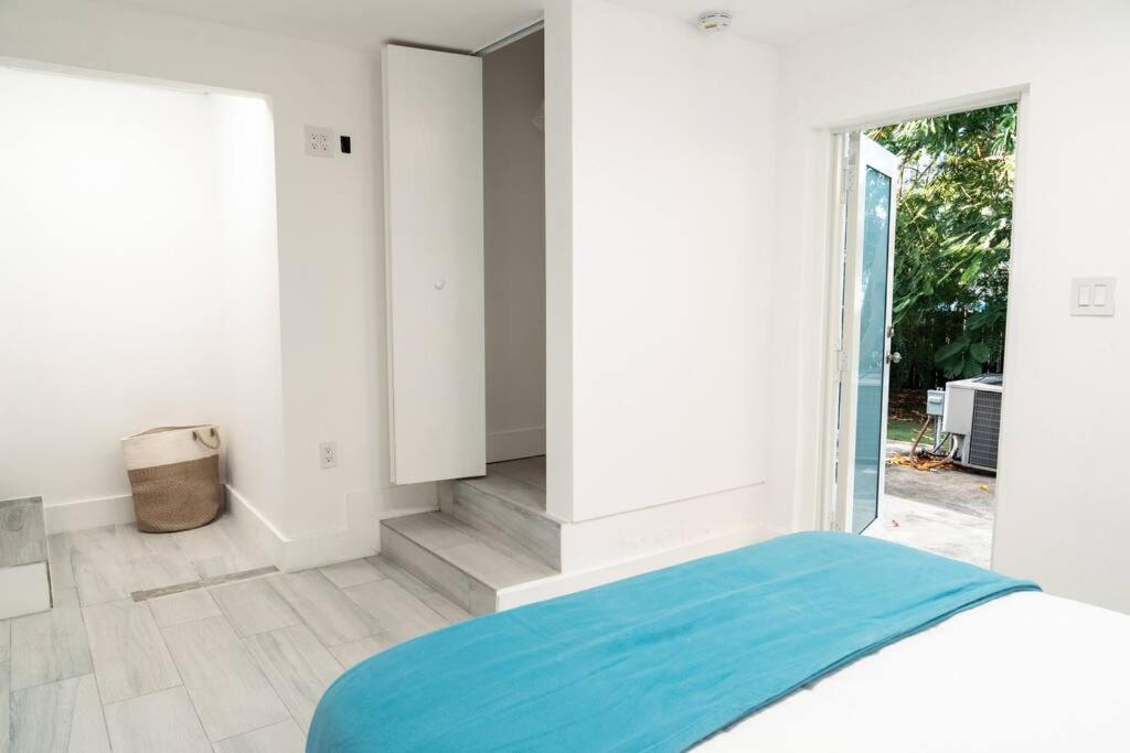 Holiday home Luxury Retreat 3b ,2ba Pool , Coral Gables Center Miami