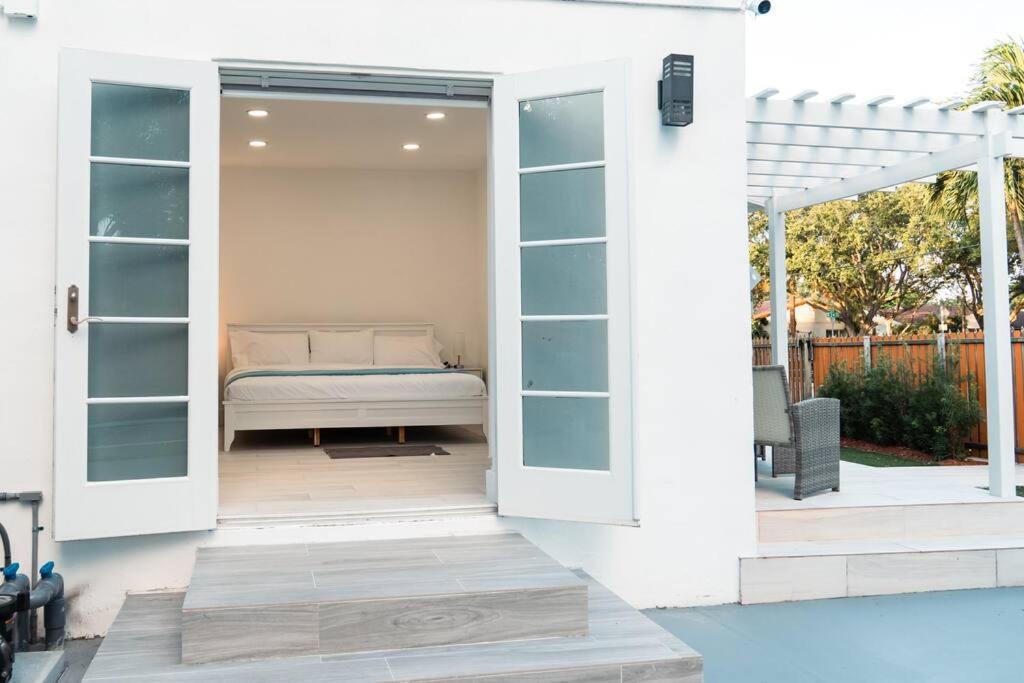 Luxury Retreat 3b ,2ba Pool , Coral Gables Center