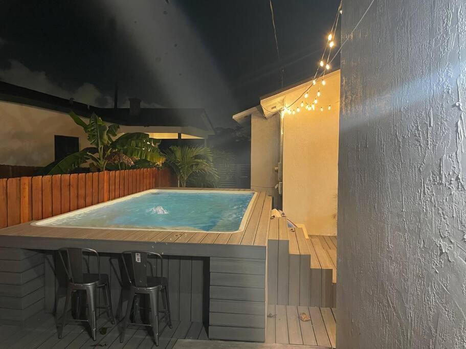 Apartment Pool Design District- 2 Bedroom