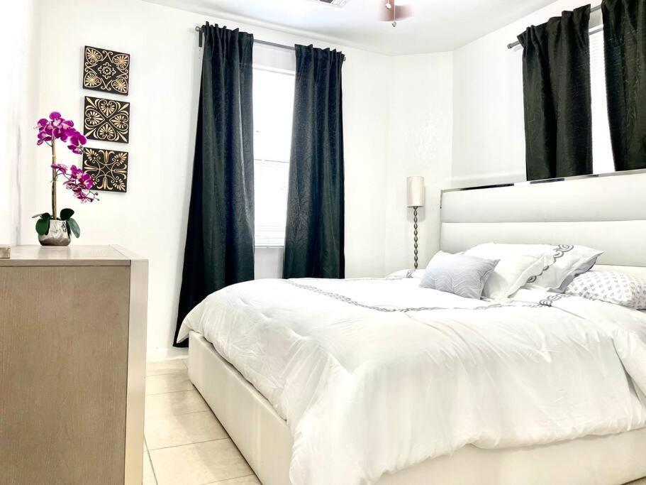 Apartment Pool Design District- 2 Bedroom Miami