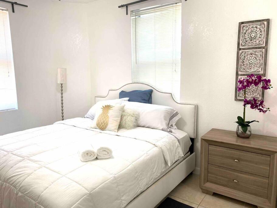 Apartment Pool Design District- 2 Bedroom *