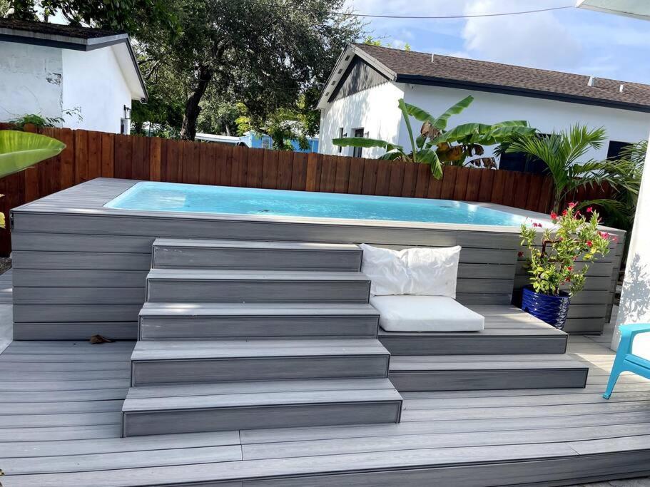 Pool Design District- 2 Bedroom Apartment