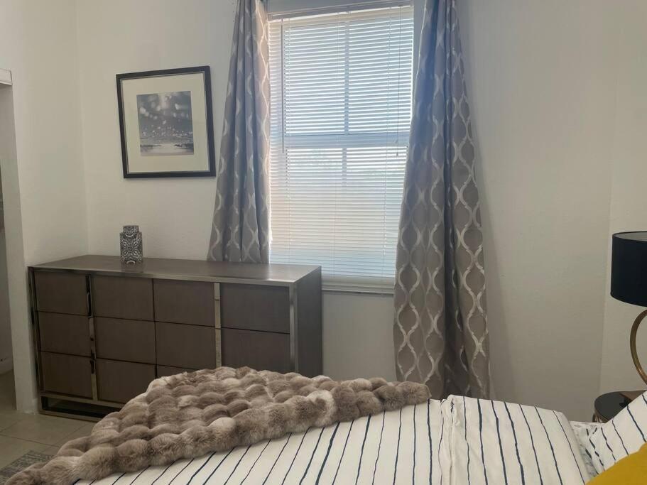 Pool Design District- 2 Bedroom Apartment *