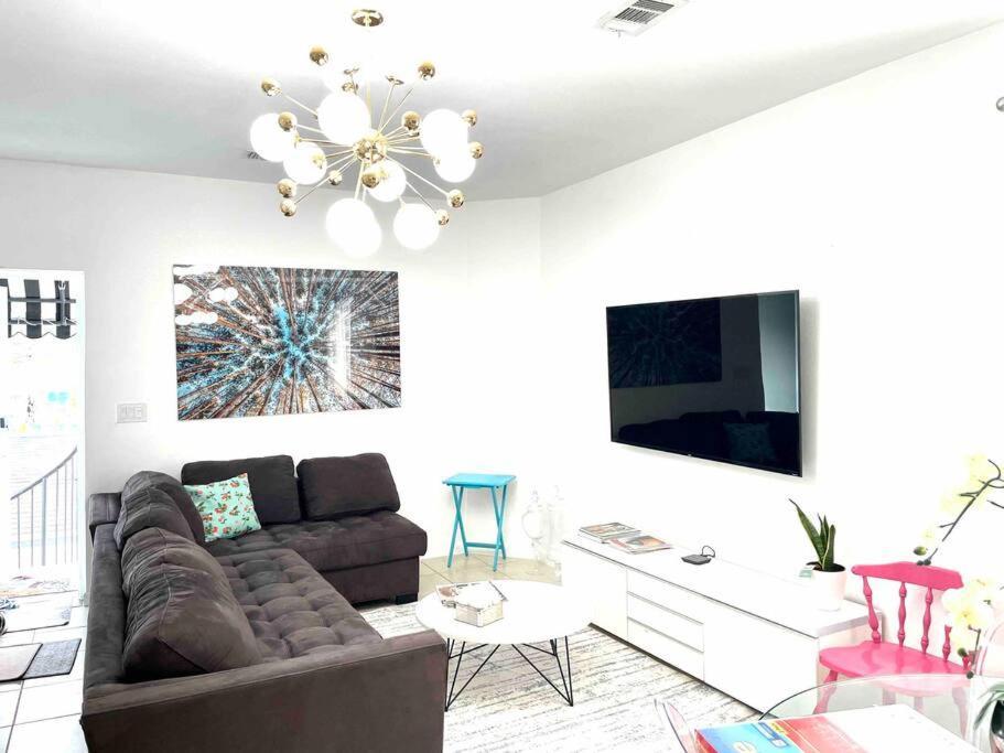 Apartment Pool Design District- 2 Bedroom Miami