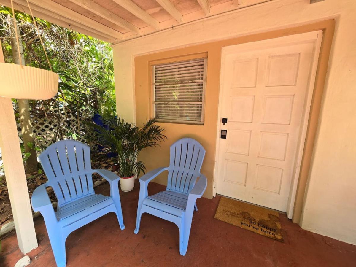 Hidden Tropical Gem Calle Ocho 1 *