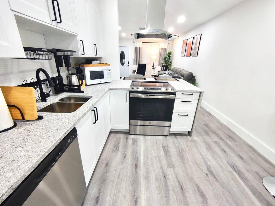 Paradise Gardens 2bdr Unit Near Hardrock Stadium *