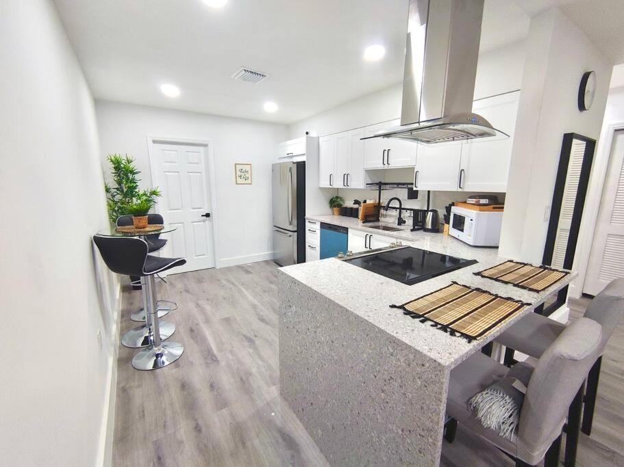 Apartment Paradise Gardens 2bdr Unit Near Hardrock Stadium *