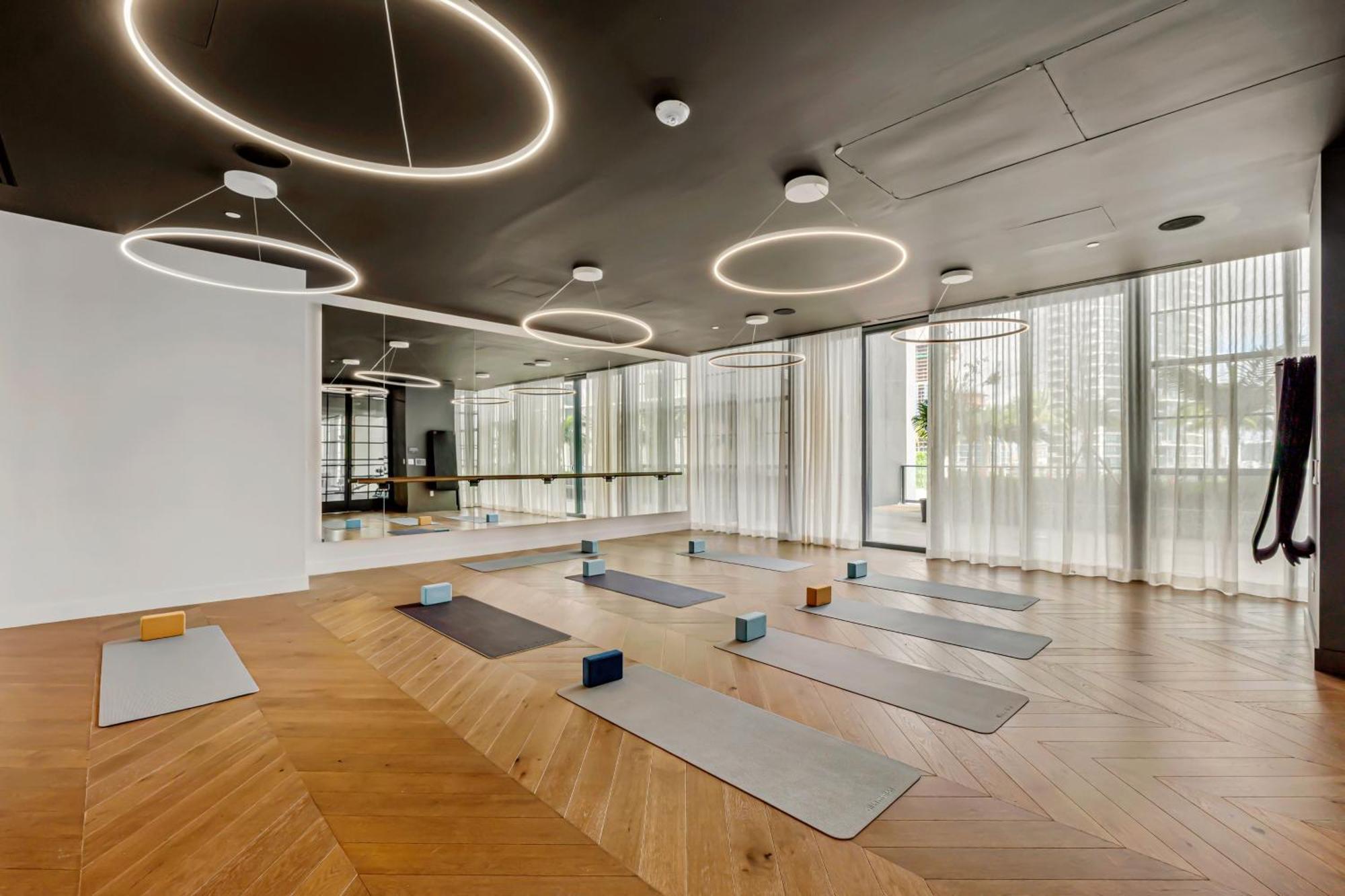 Stunning With Free Parking On 46th Floor! * Miami