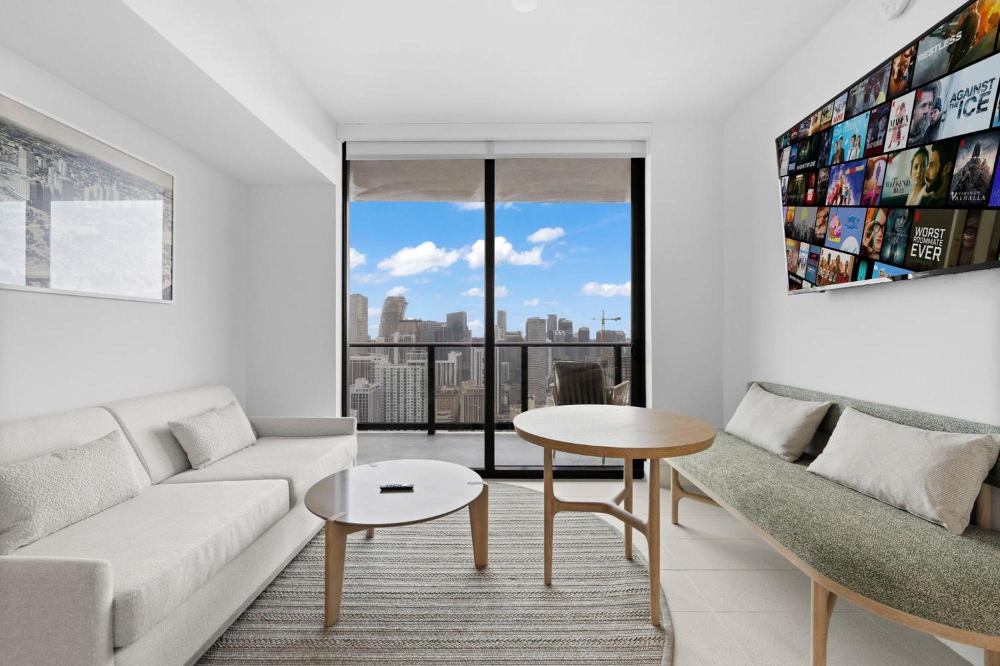 Apartment Stunning With Free Parking On 46th Floor! Miami