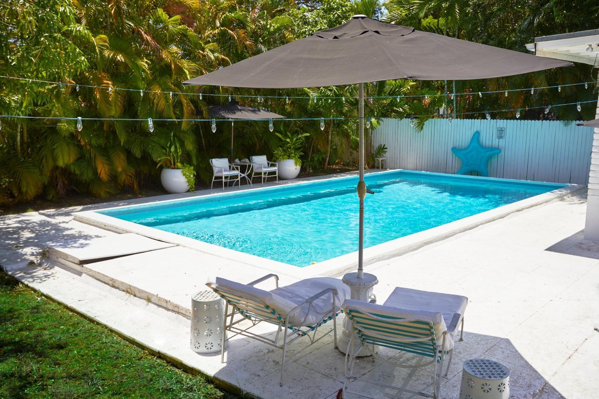 Holiday home Pool Cottage, Tropical Garden Paradise *