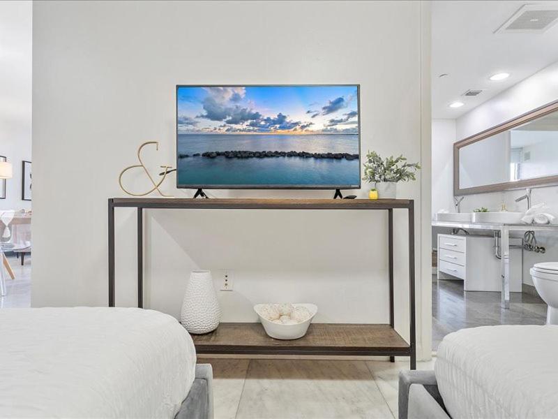 Luxury Waterfront 2 Bdrs At Icon Brickell - W Miami