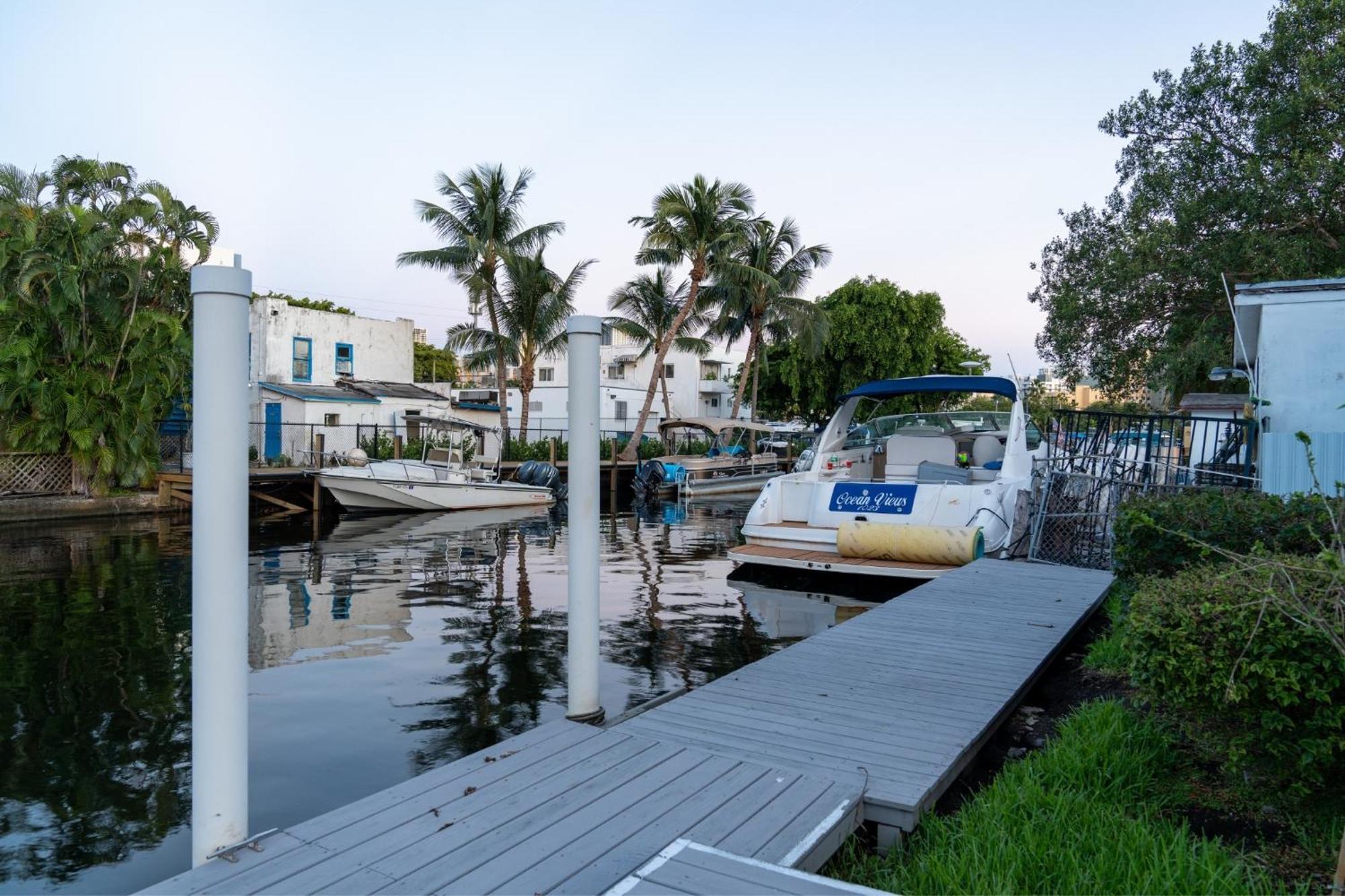 Riverside Luxury Retreat 3b ,3ba Next To Downtown *
