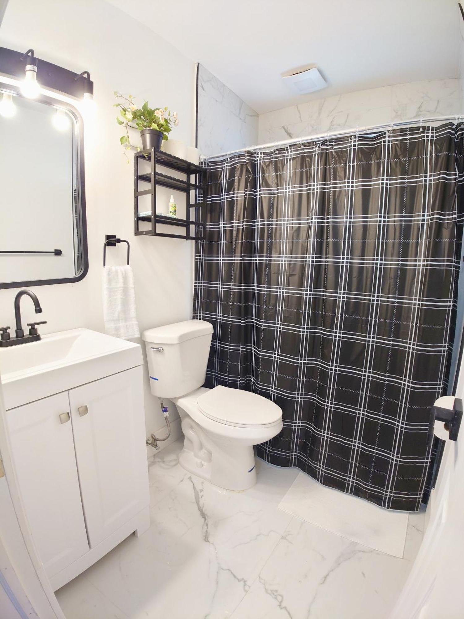 Paradise Gardens 2bdr Unit Near Hardrock Stadium Apartment