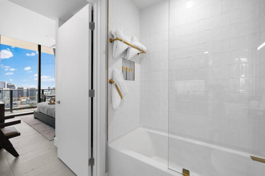 Ph 5107 Gale Luxury 1br With Sea - Downtown Views Apartment