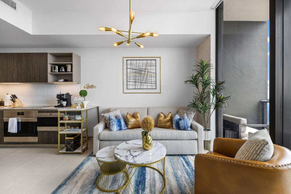 Ph 5107 Gale Luxury 1br With Sea - Downtown Views *