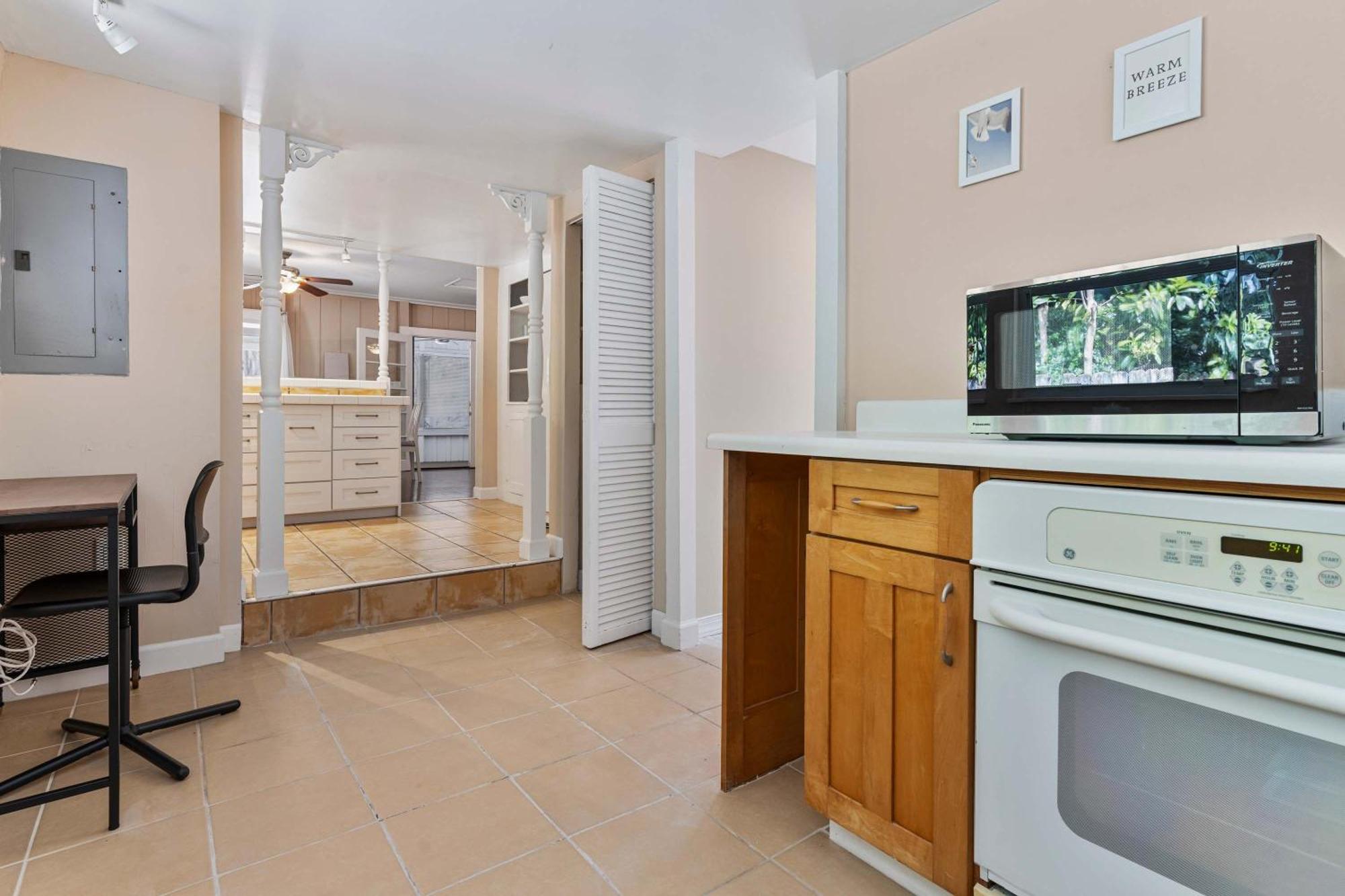 Mango Grove- Charming In The Grove * Miami