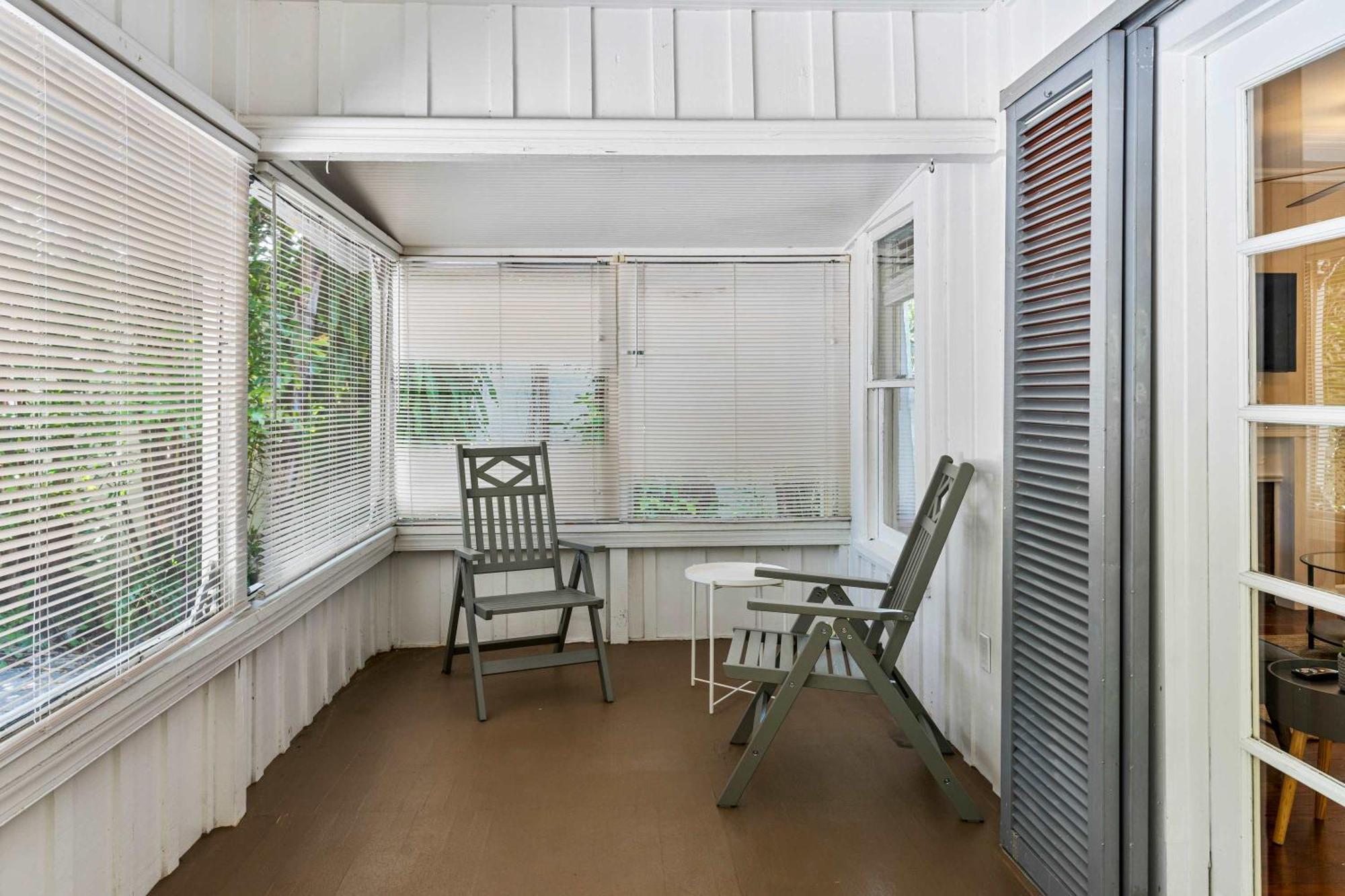 Mango Grove- Charming In The Grove Holiday home