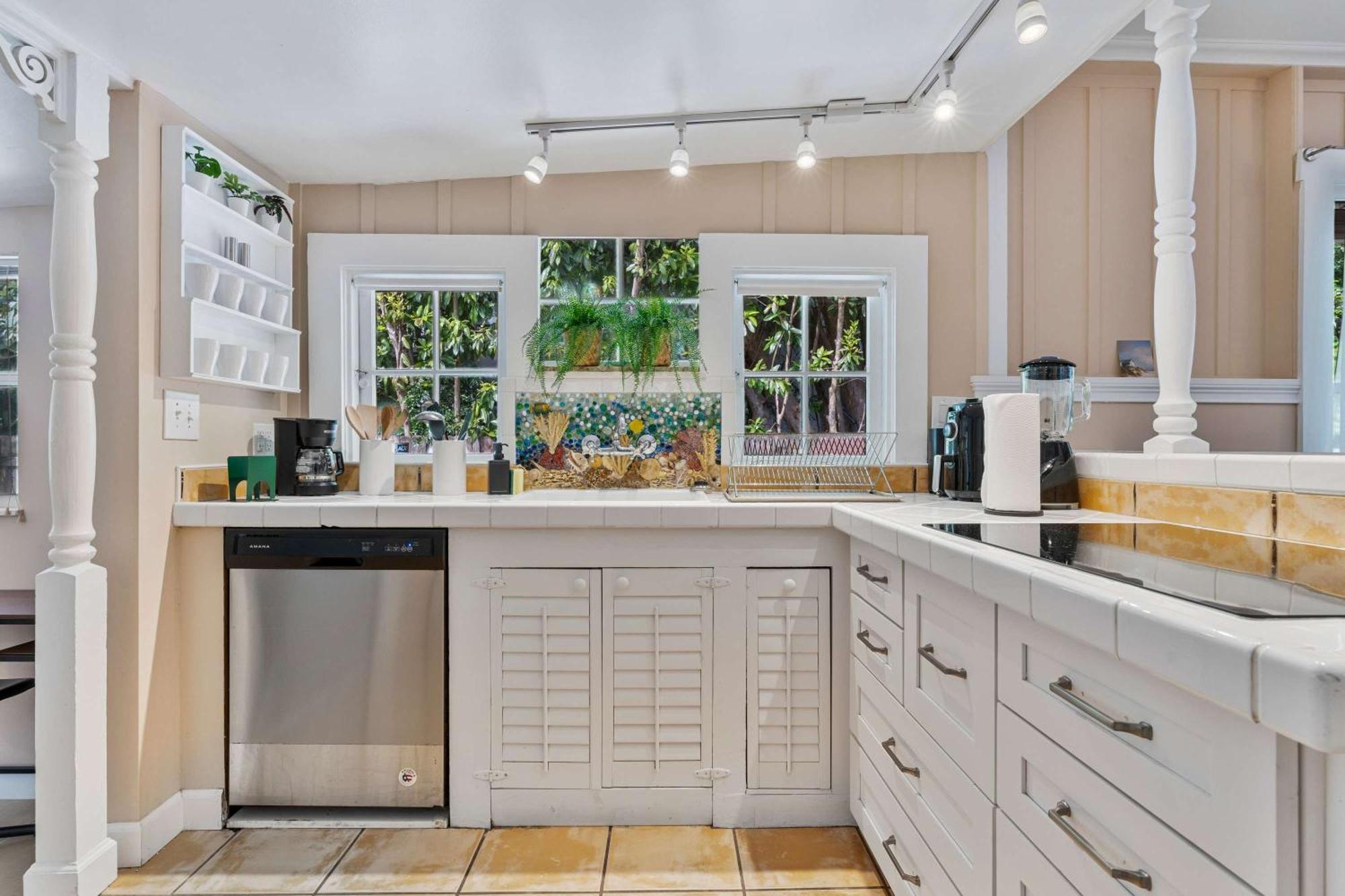 Mango Grove- Charming In The Grove Miami