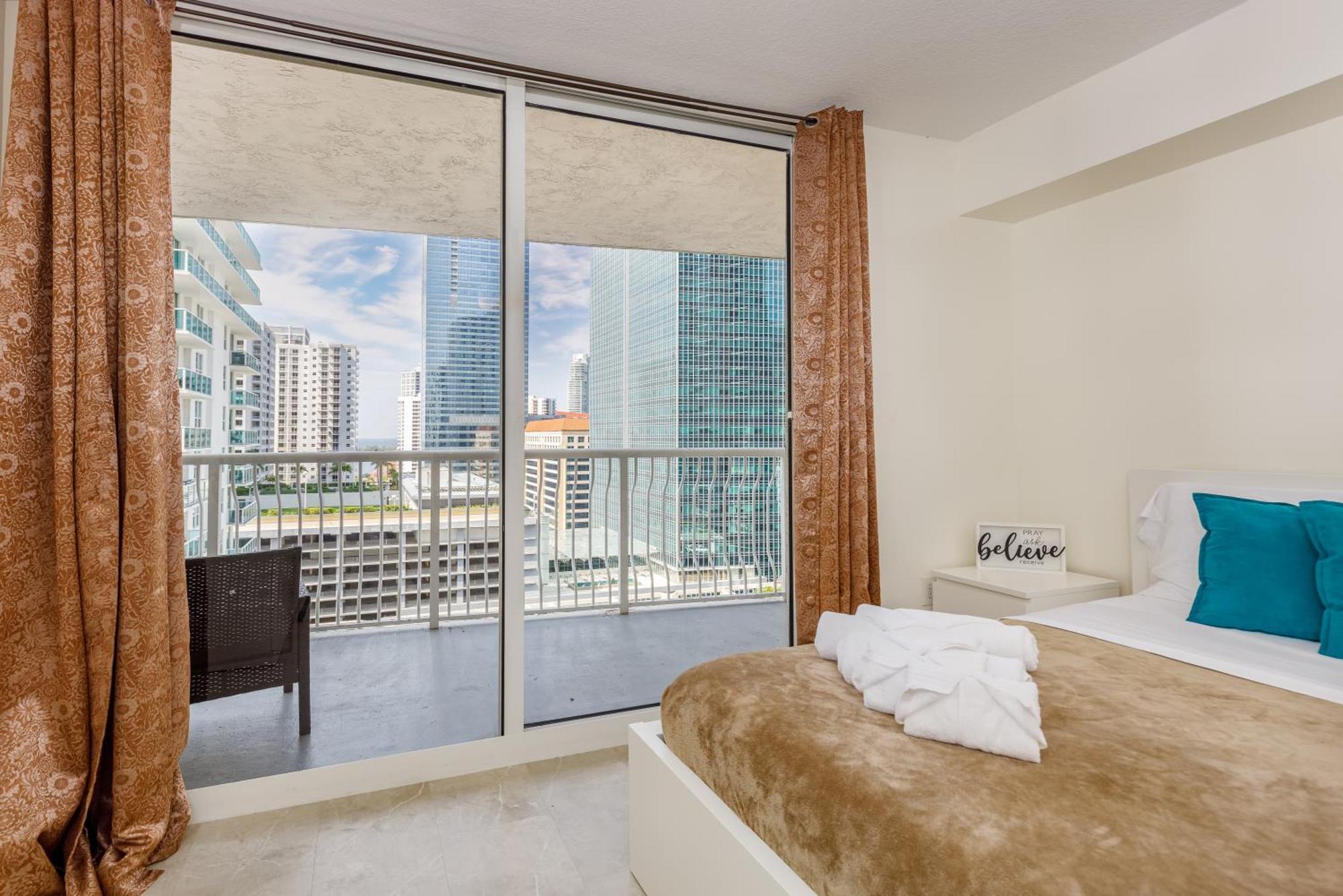 1bd With Free Parking And Amazing View