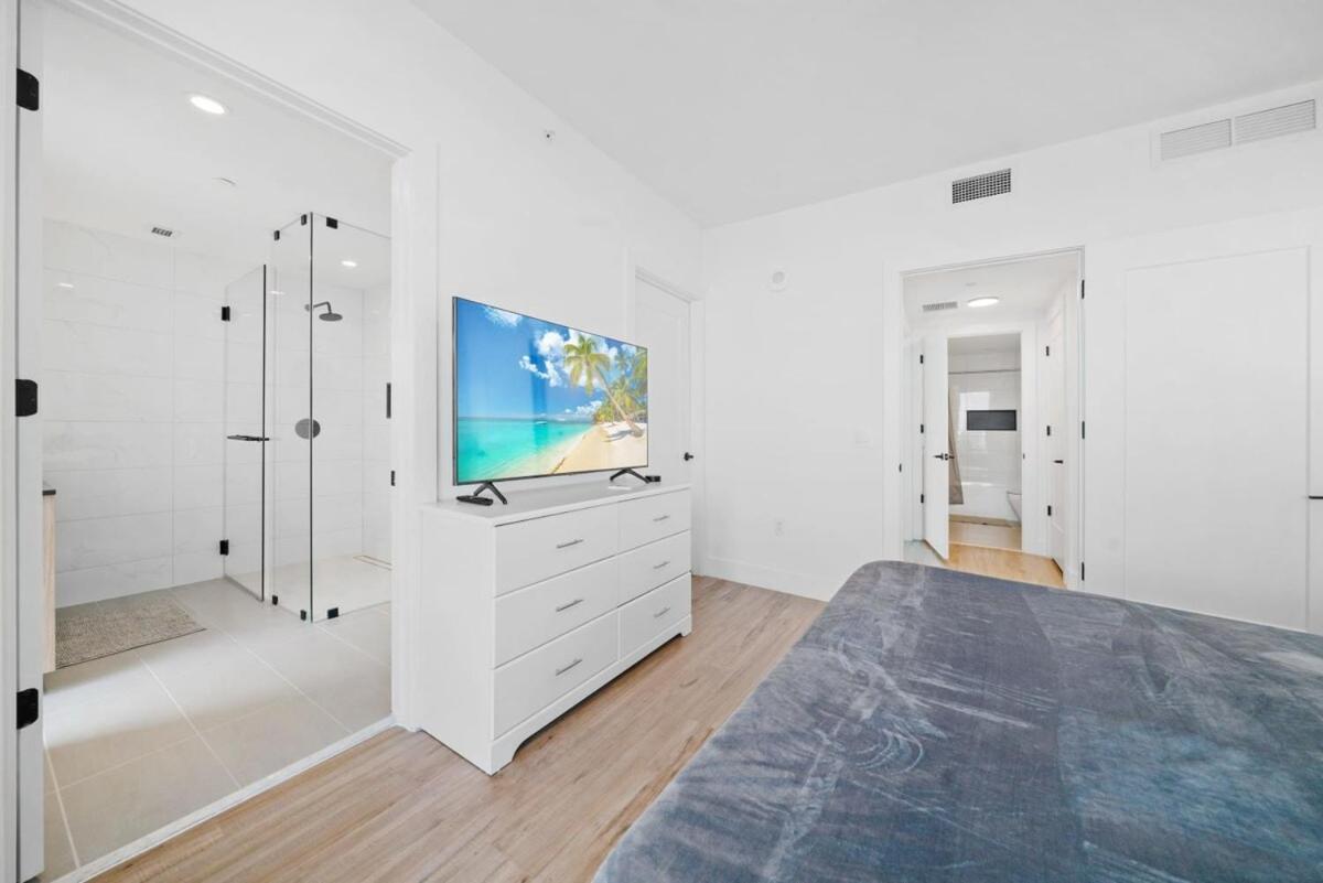 Ocean View 2 Bedroom Downtown 5 Minutes From *