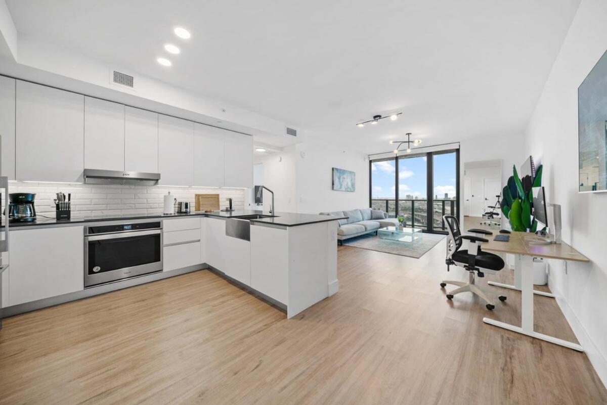 Ocean View 2 Bedroom Downtown 5 Minutes From *