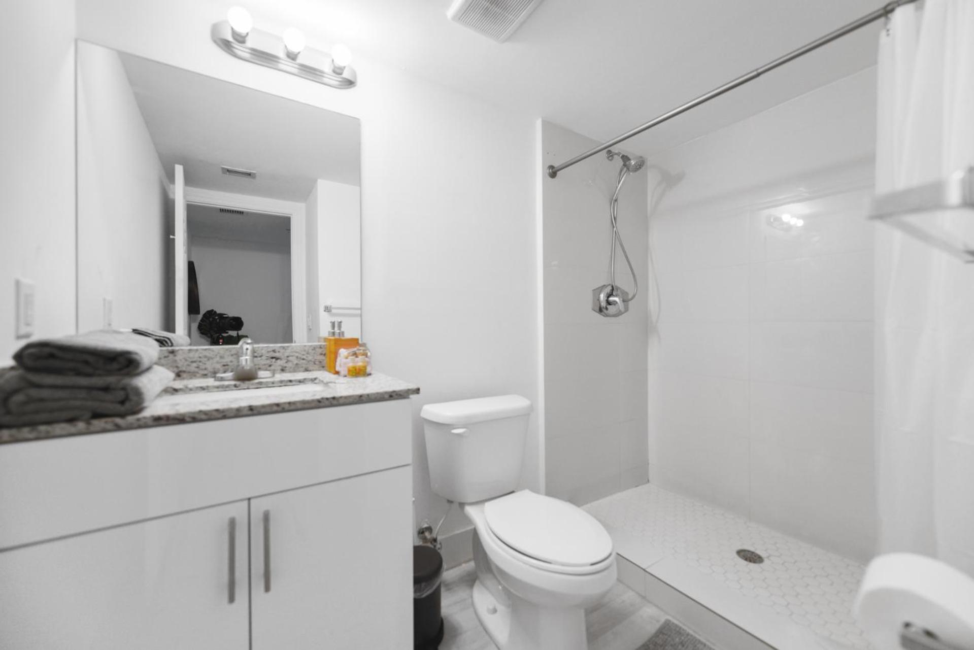 Apartment Experience Comfort Near Marlins Park Miami