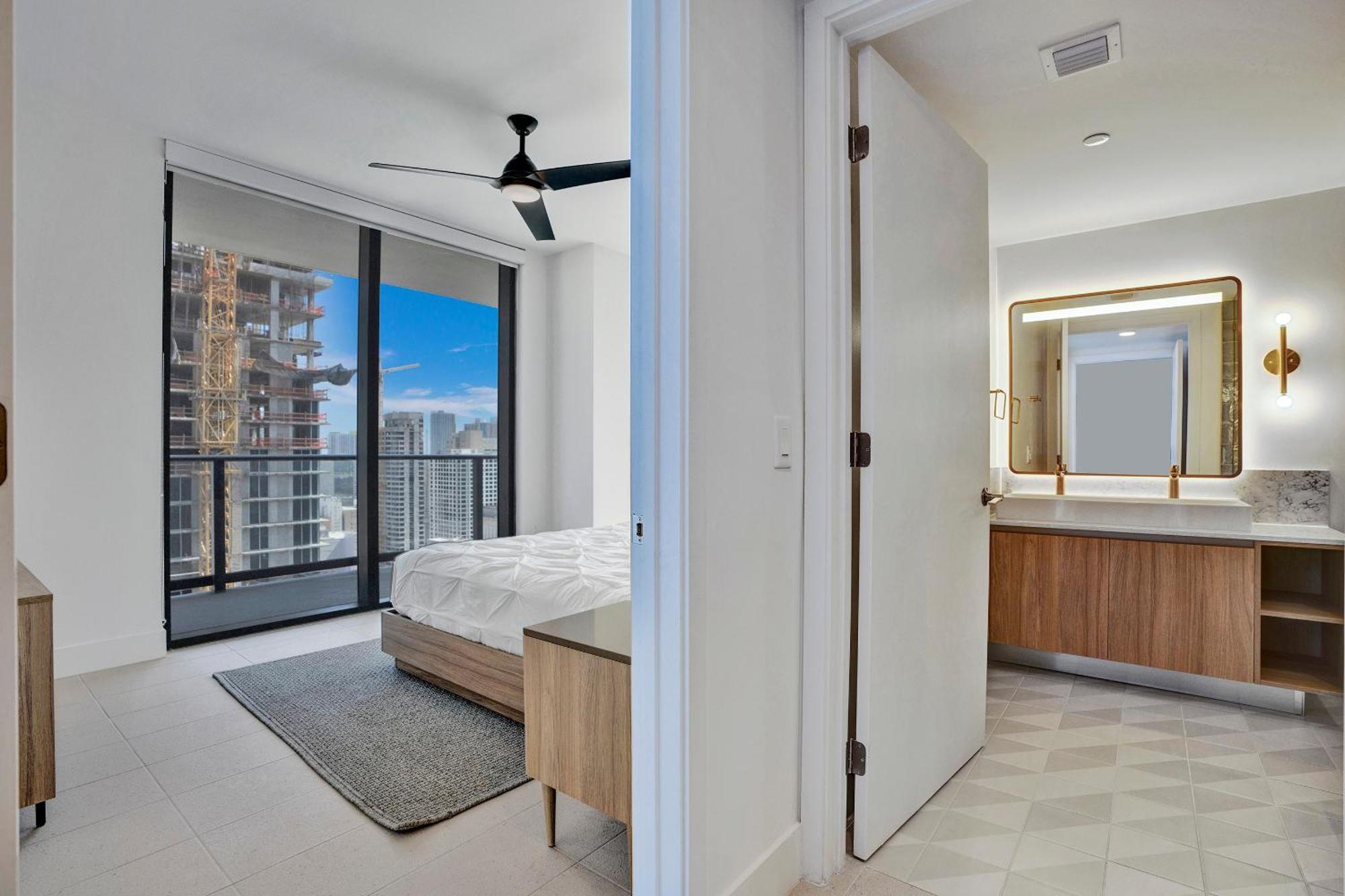 Apartment New 2-bdrm Downtown With Bay Vista *