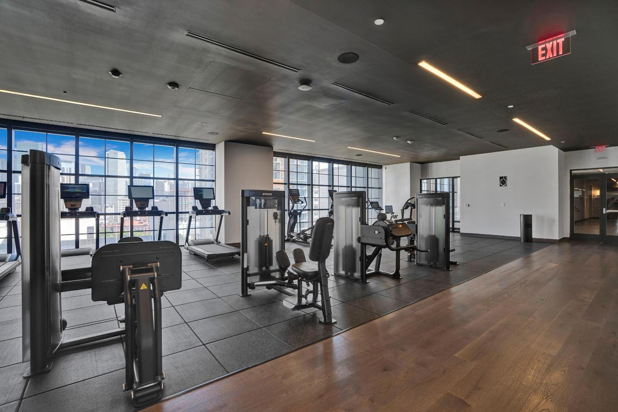New 2-bdrm Downtown With Bay Vista