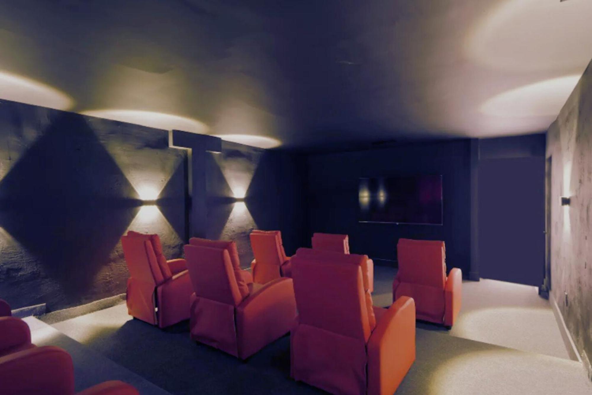 Villa Luxe Waterfront Mansion W Private Nightclub, Cinema, Game Room, Gym & Pool *