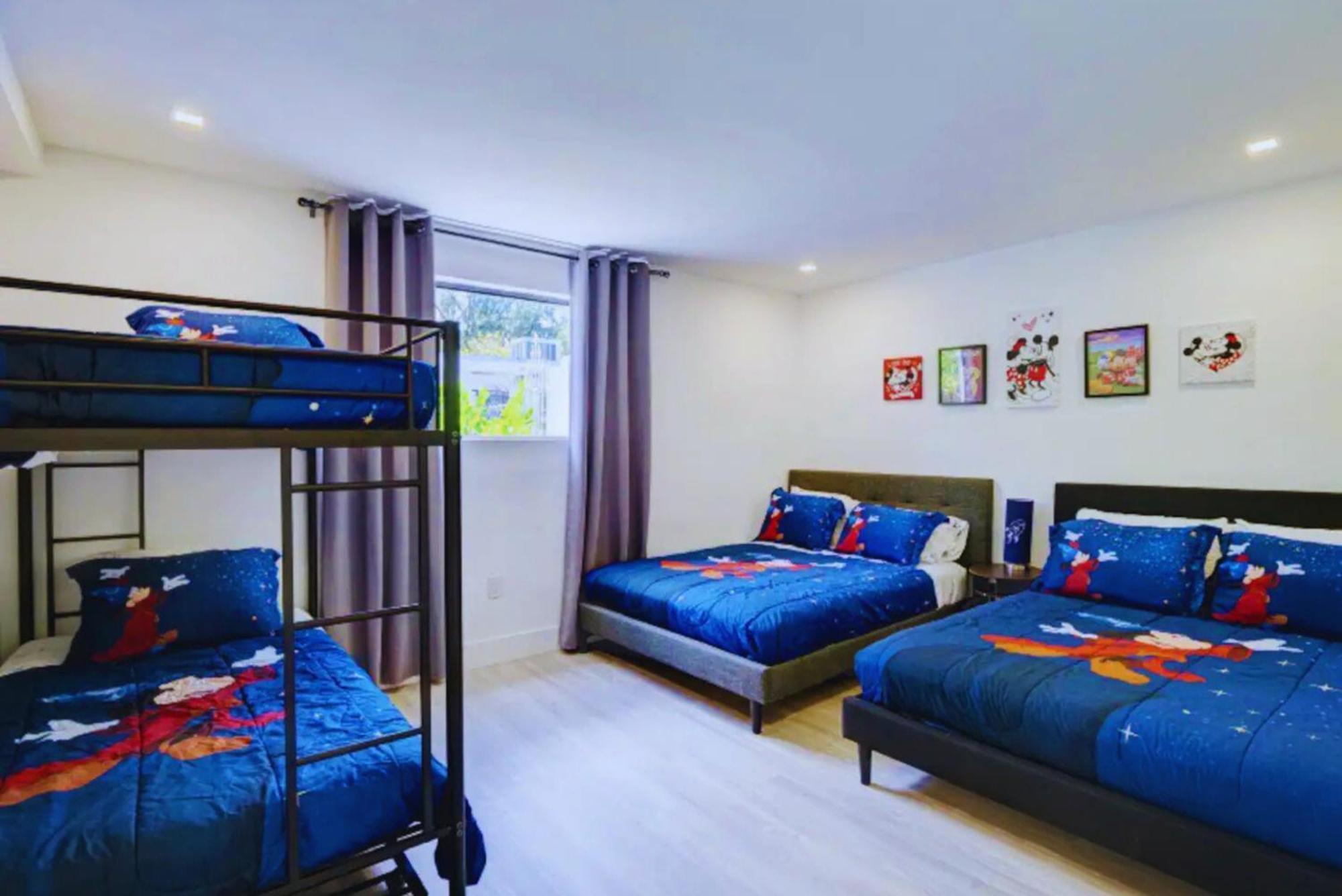 Villa Luxe Waterfront Mansion W Private Nightclub, Cinema, Game Room, Gym & Pool *